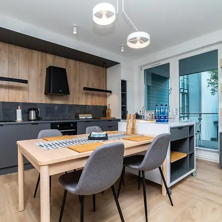 5o5 Deluxe By Oneapartments Апартаменты *